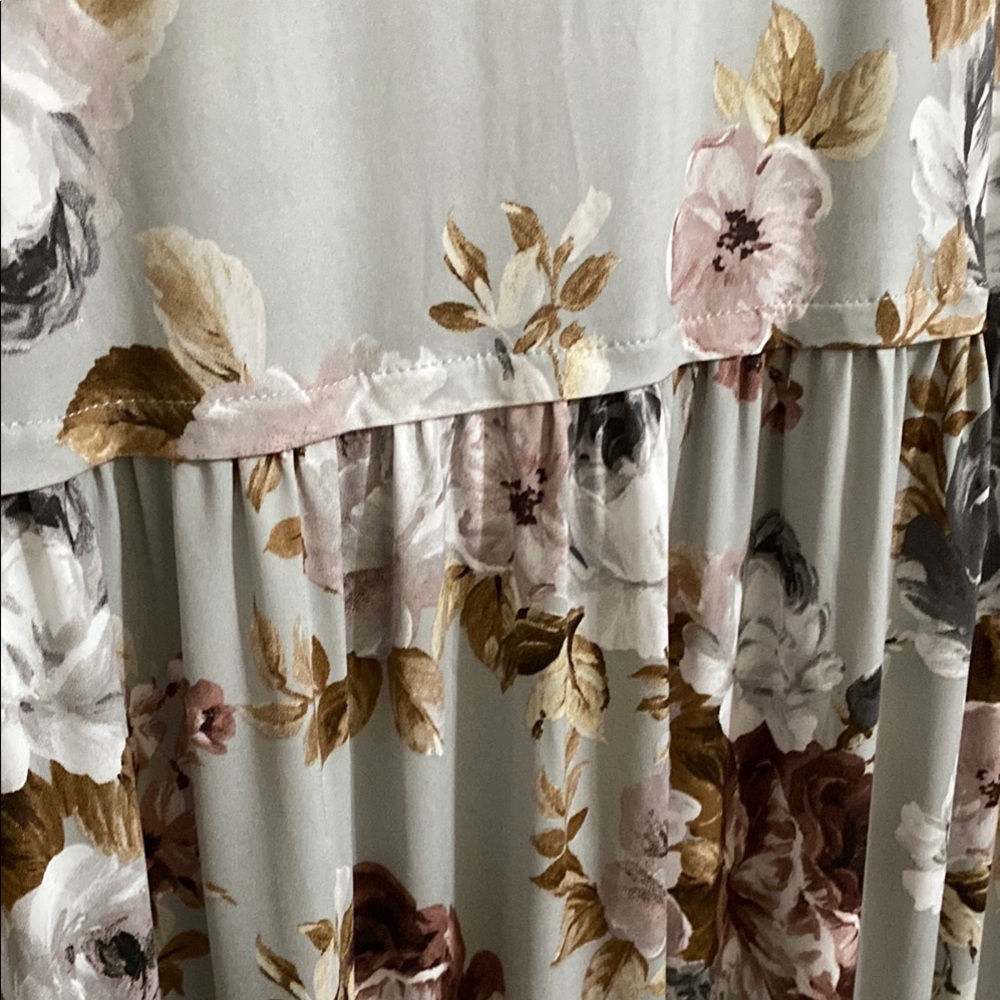 Les Amis Floral Dress with Short Sleeves - Picture 3 of 5